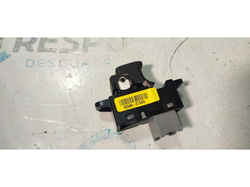 MANDO ELEVALUNAS TRASERO DERECHO 93580C7020  - imagen 2