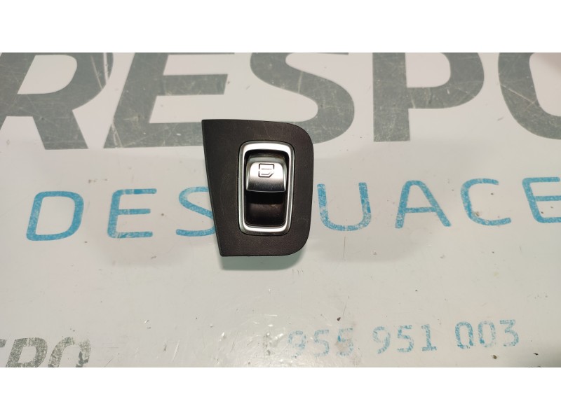 MANDO ELEVALUNAS DELANTERO DERECHO A2059051513  - imagen 1