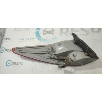 PILOTO TRASERO DERECHO 924022Y0  - miniatura 3