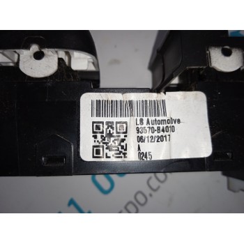 MANDO ELEVALUNAS DELANTERO IZQUIERDO 93570B4010  - miniatura 3