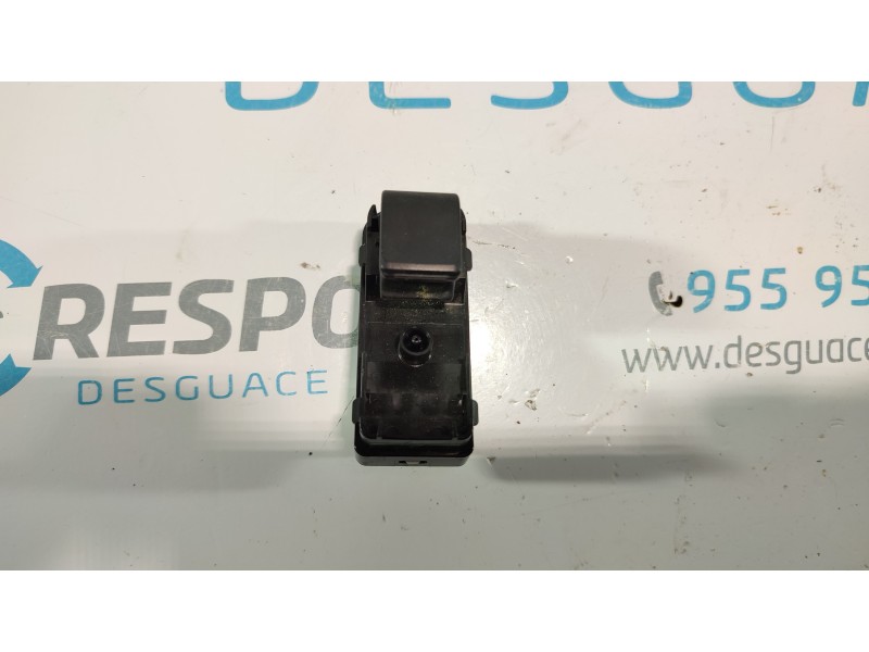 MANDO ELEVALUNAS TRASERO DERECHO D09H66370  - imagen 1