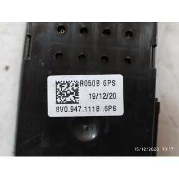 LUZ INTERIOR 8V0947111B  - miniatura 2