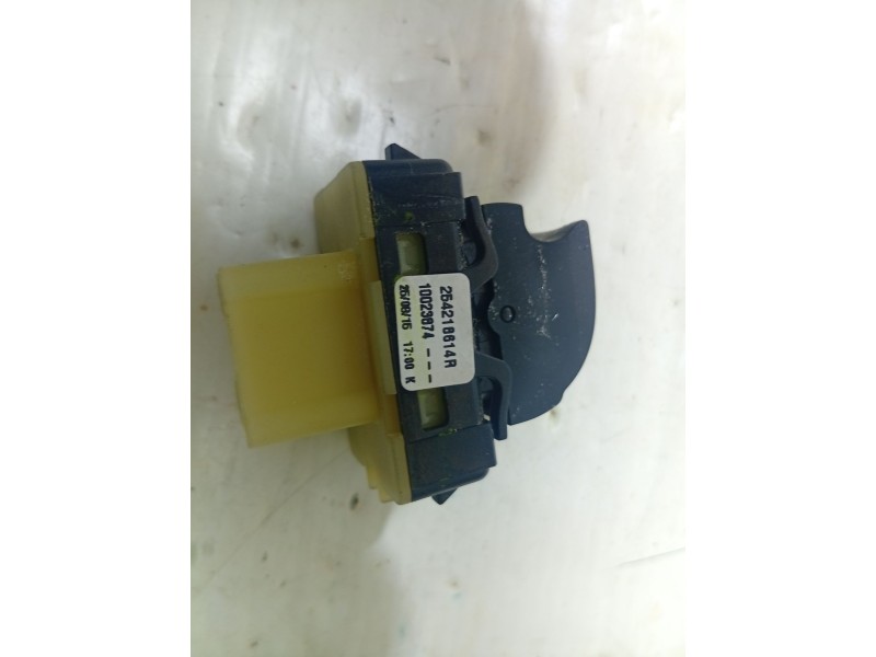 MANDO ELEVALUNAS DELANTERO DERECHO 254218614R 10023874--  - imagen 3