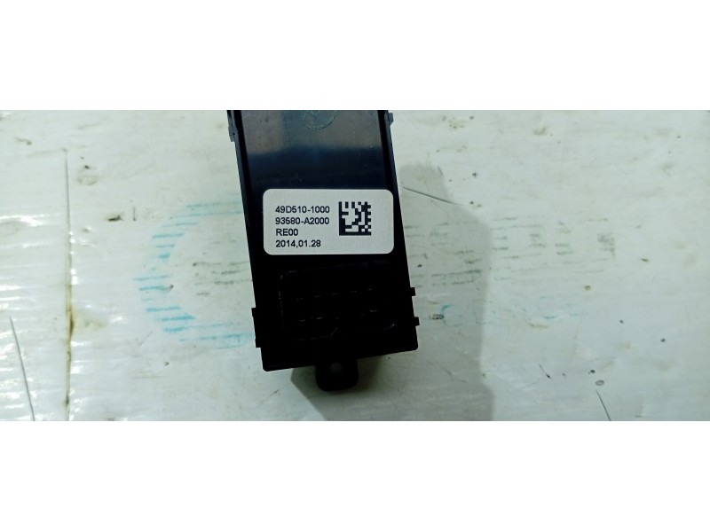 MANDO ELEVALUNAS DELANTERO DERECHO 49D5101000  - imagen 2