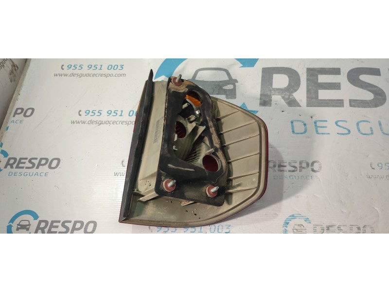 PILOTO TRASERO IZQUIERDO 6990167  - imagen 2