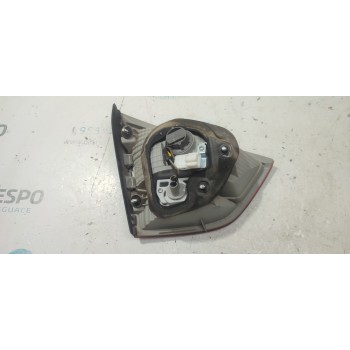 PILOTO TRASERO DERECHO INTERIOR 924062Y0  - miniatura 2