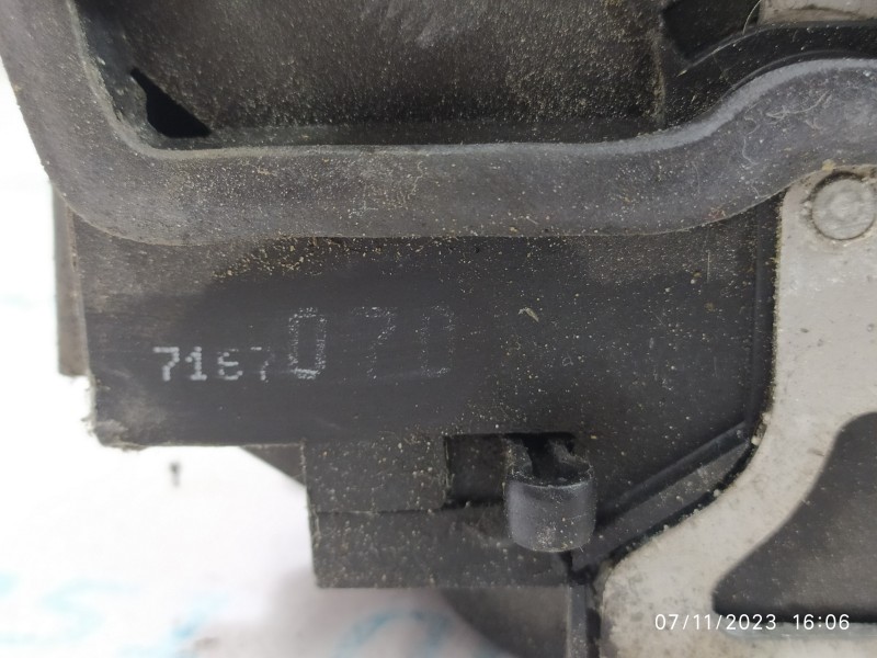 CERRADURA PUERTA TRASERA DERECHA 7167070  - imagen 2