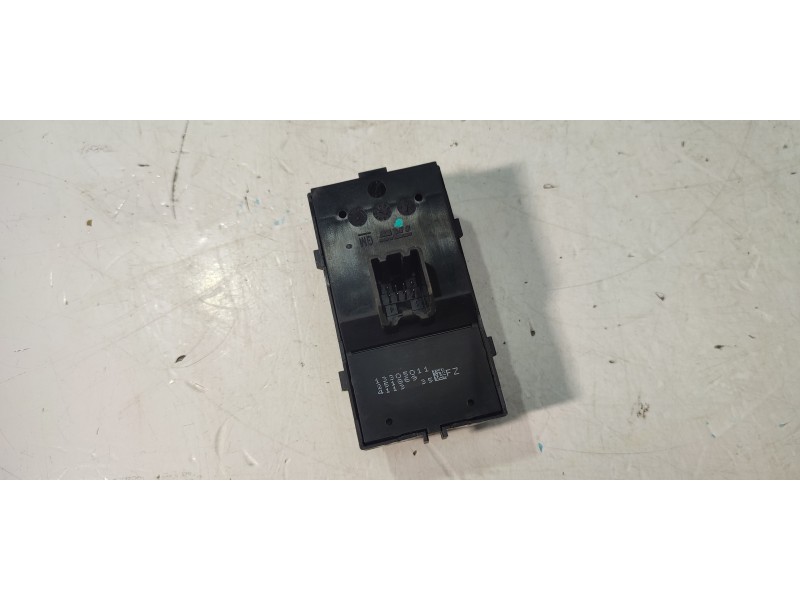 MANDO ELEVALUNAS DELANTERO IZQUIERDO 13305011  - imagen 2