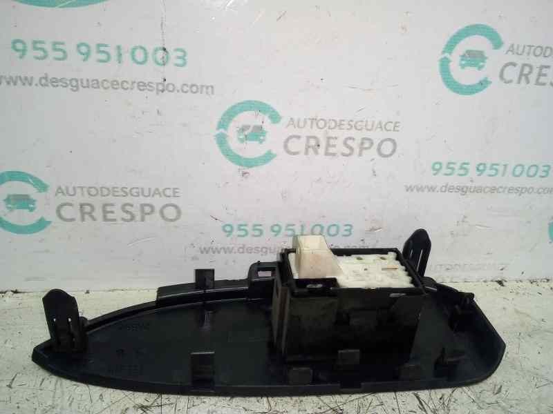 MANDO ELEVALUNAS DELANTERO DERECHO 7423147110  - imagen 2