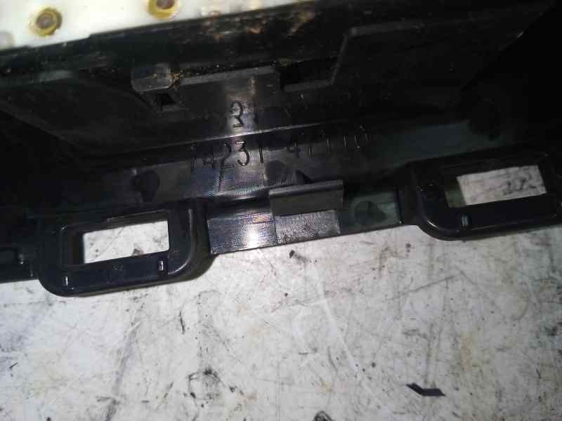 MANDO ELEVALUNAS DELANTERO DERECHO 7423147110  - imagen 3