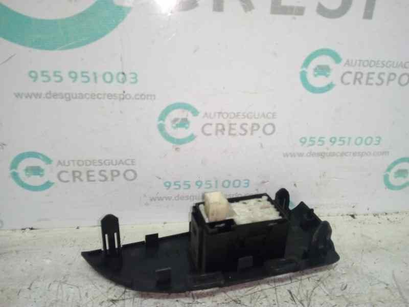 MANDO ELEVALUNAS TRASERO IZQUIERDO 7427247060  - imagen 2