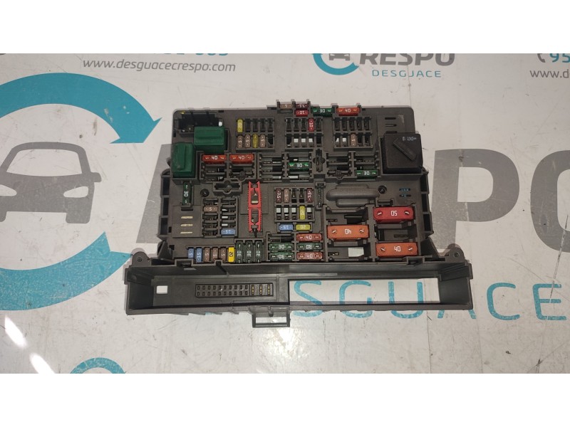 CAJA RELES / FUSIBLES 10688710  - imagen 1