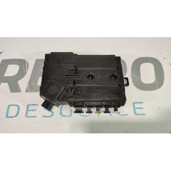 CAJA RELES / FUSIBLES A2055402850 