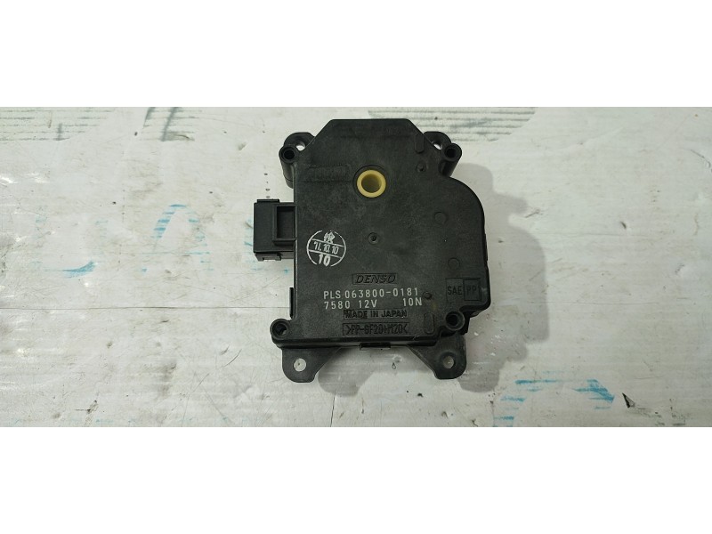 MOTOR APERTURA TRAMPILLAS CLIMATIZADOR 0638000181  - imagen 1