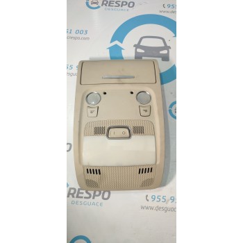 LUZ INTERIOR 8T0947135B 