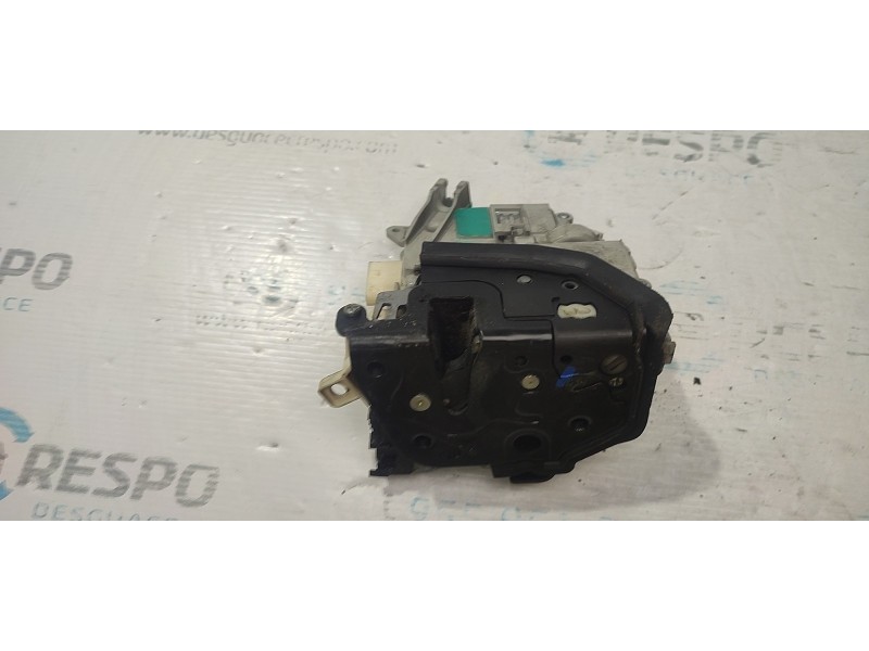 CERRADURA PUERTA DELANTERA DERECHA 8J1837016F  - imagen 2