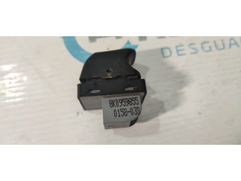 MANDO ELEVALUNAS TRASERO DERECHO 8K0959855  - imagen 2