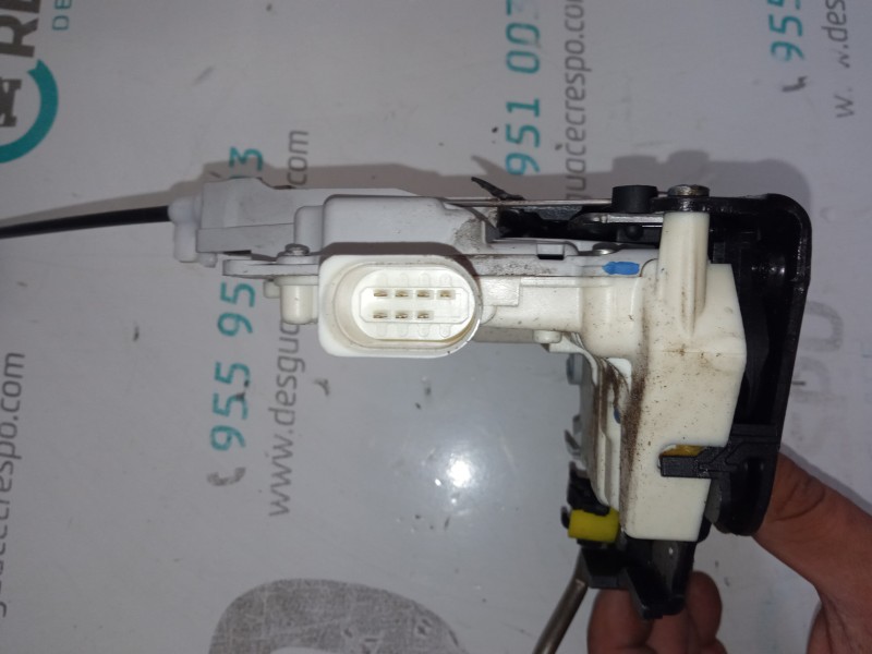 CERRADURA PUERTA DELANTERA DERECHA 8E1837016AA  - imagen 2