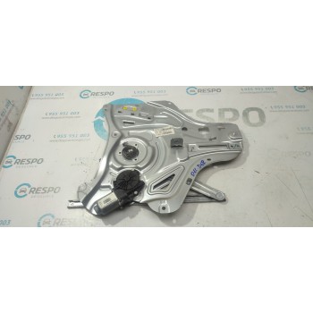 ELEVALUNAS DELANTERO DERECHO 824802Y000 