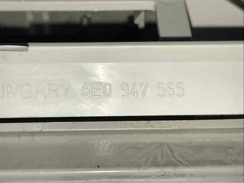 LUZ INTERIOR 8E0947565  - imagen 2