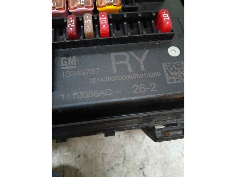 CAJA RELES / FUSIBLES 13343767  - imagen 2