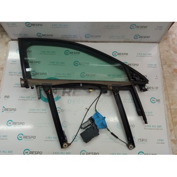 ELEVALUNAS DELANTERO DERECHO 8E0837462B 