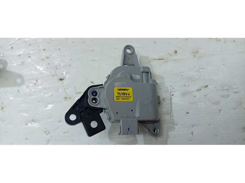 MOTOR APERTURA TRAMPILLAS CLIMATIZADOR EA1F0EDFAC02  - imagen 1
