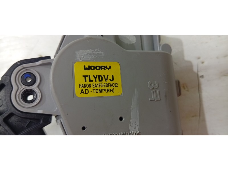 MOTOR APERTURA TRAMPILLAS CLIMATIZADOR EA1F0EDFAC02  - imagen 2