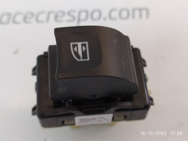 MANDO ELEVALUNAS DELANTERO DERECHO 254218614R  - imagen 1