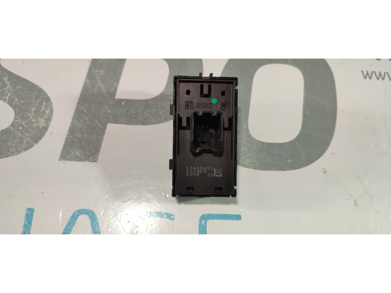 MANDO ELEVALUNAS TRASERO DERECHO 13408452  - imagen 2