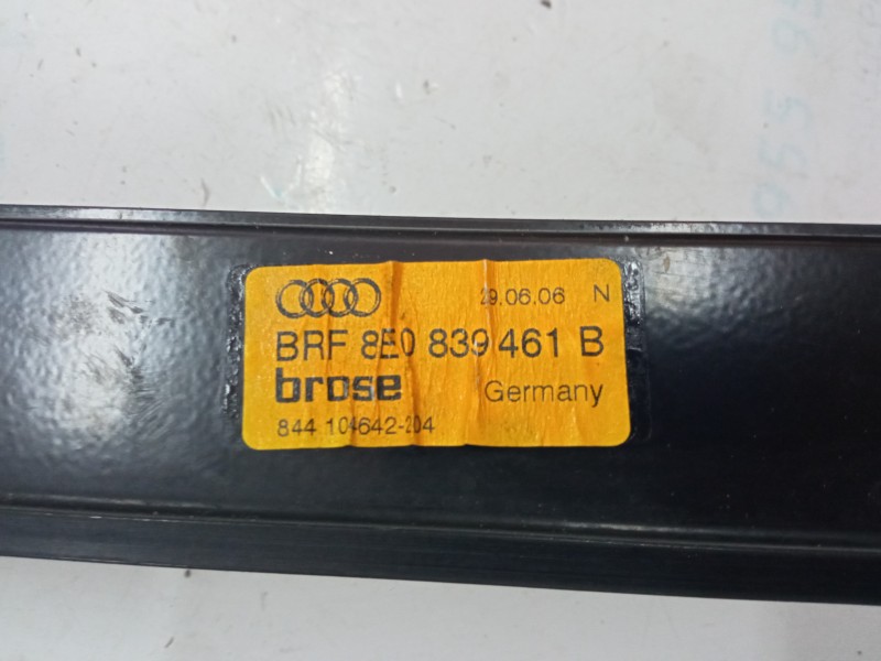 ELEVALUNAS TRASERO IZQUIERDO 8E0839461B  - imagen 3