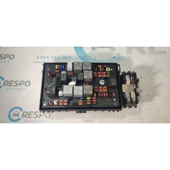 CAJA RELES / FUSIBLES 13449210 