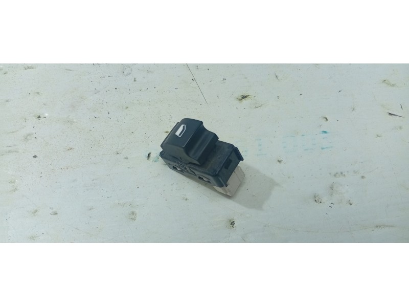 MANDO ELEVALUNAS TRASERO DERECHO 13483539  - imagen 1