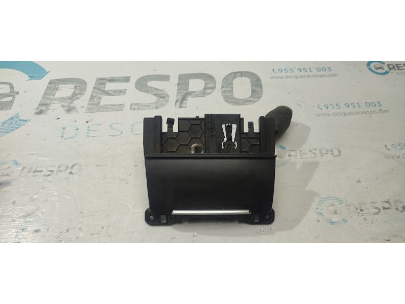 CENICERO 8K0857951C  - imagen 1