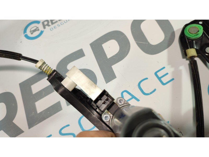 ELEVALUNAS DELANTERO DERECHO 5G4837462H  - imagen 2