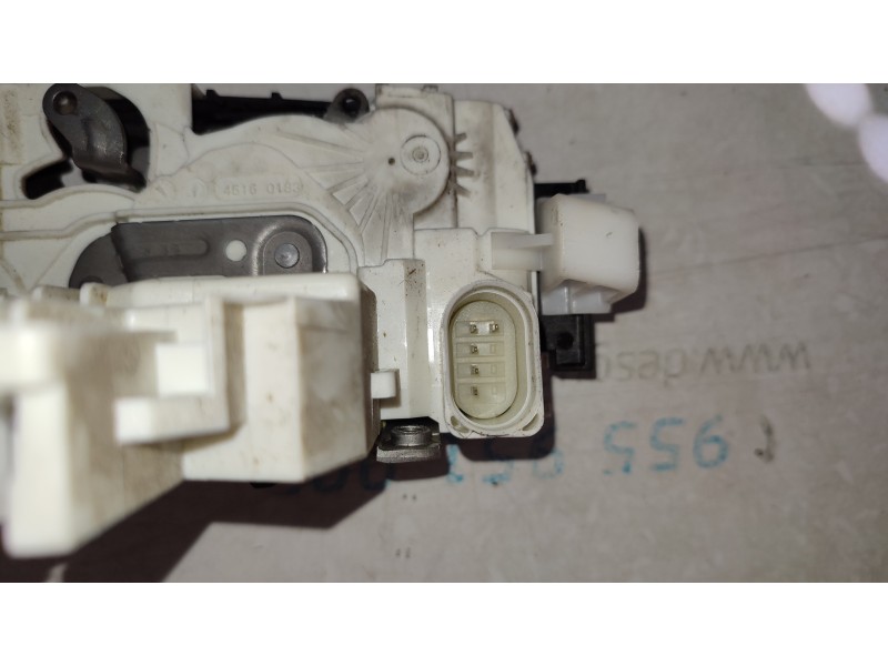 CERRADURA PUERTA LATERAL DERECHA 7C0843014CC  - imagen 2