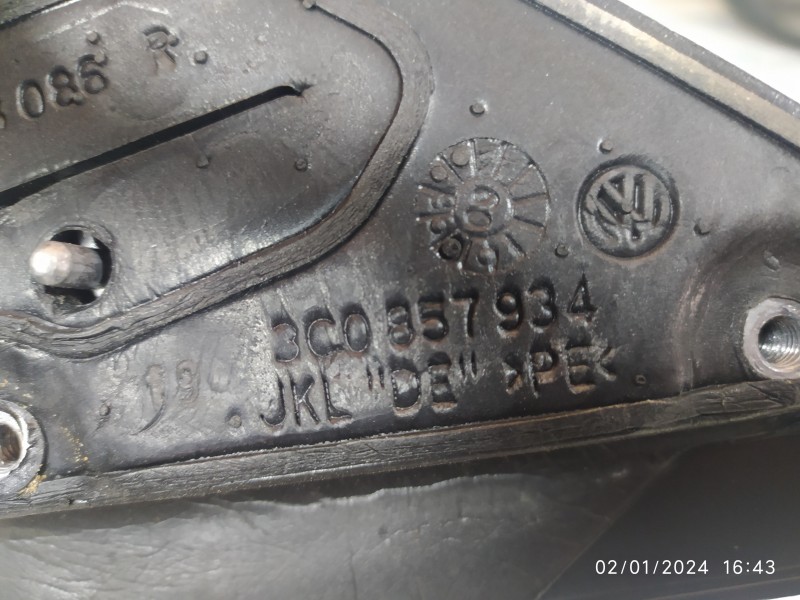 RETROVISOR DERECHO 3C0857934  - imagen 3