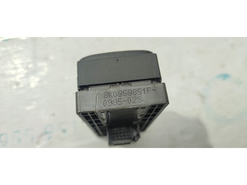 MANDO ELEVALUNAS DELANTERO IZQUIERDO 8K0959851F  - imagen 2