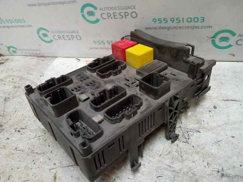 CAJA RELES / FUSIBLES 8200148810 8200004201E  - imagen 1