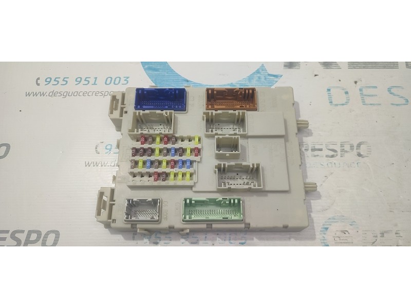 CAJA RELES / FUSIBLES 30S599F17F10  - imagen 1