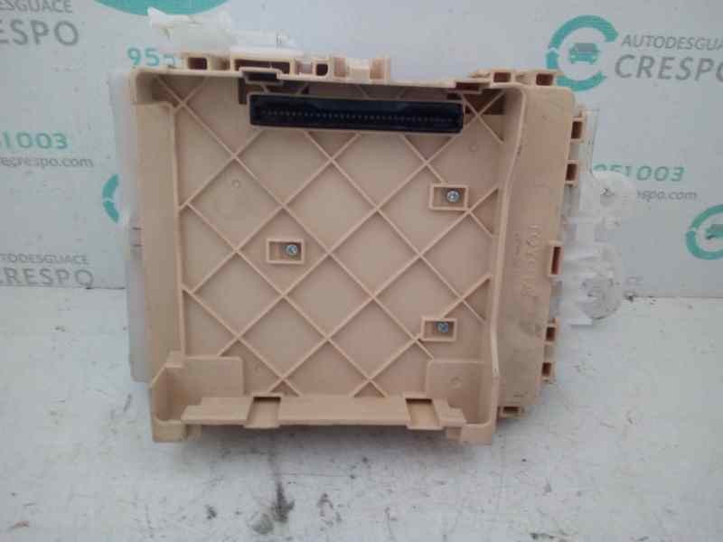 CAJA RELES / FUSIBLES 8273012X70A 6358-3366 3HC39KWB - imagen 2