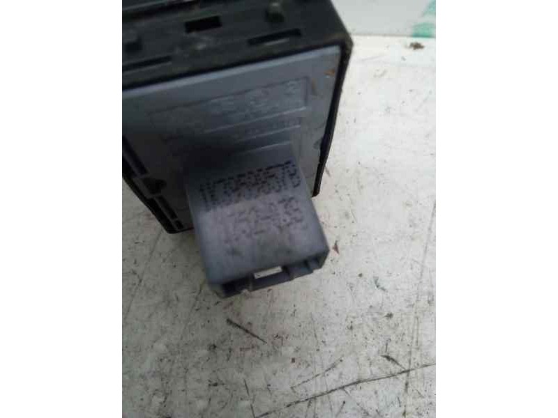 MANDO ELEVALUNAS DELANTERO IZQUIERDO 1K3959857B  - imagen 3