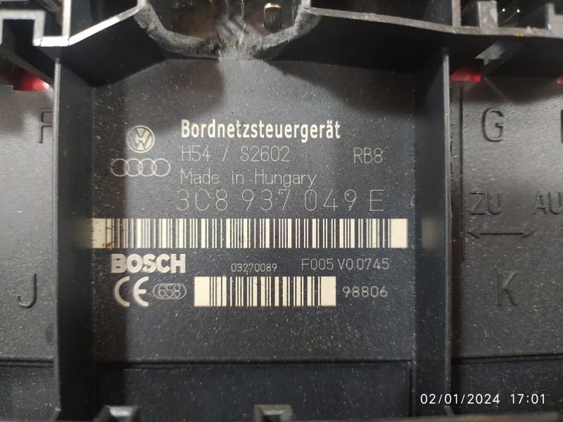 CAJA RELES / FUSIBLES 3C8947049E  - imagen 2