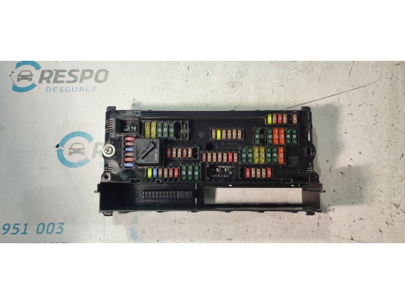 CAJA RELES / FUSIBLES 9210861  - imagen 1