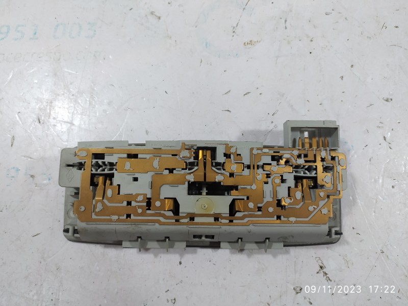 LUZ INTERIOR 26410MA001  - imagen 2