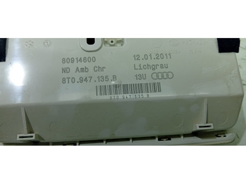 LUZ INTERIOR 8T0947135B  - imagen 2