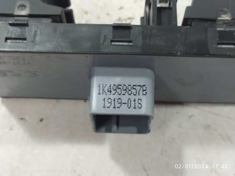 MANDO ELEVALUNAS DELANTERO IZQUIERDO 1K4959857B  - imagen 3