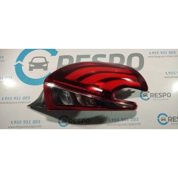 PILOTO TRASERO DERECHO 9825601180 