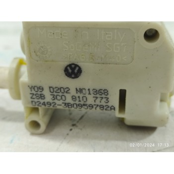 MOTOR APERTURA TAPA DEPOSITO COMBUSTIBLE 3C0810773  - miniatura 2