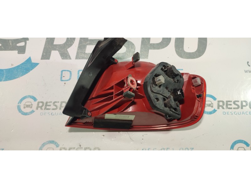 PILOTO TRASERO IZQUIERDO 8K945095D  - imagen 2